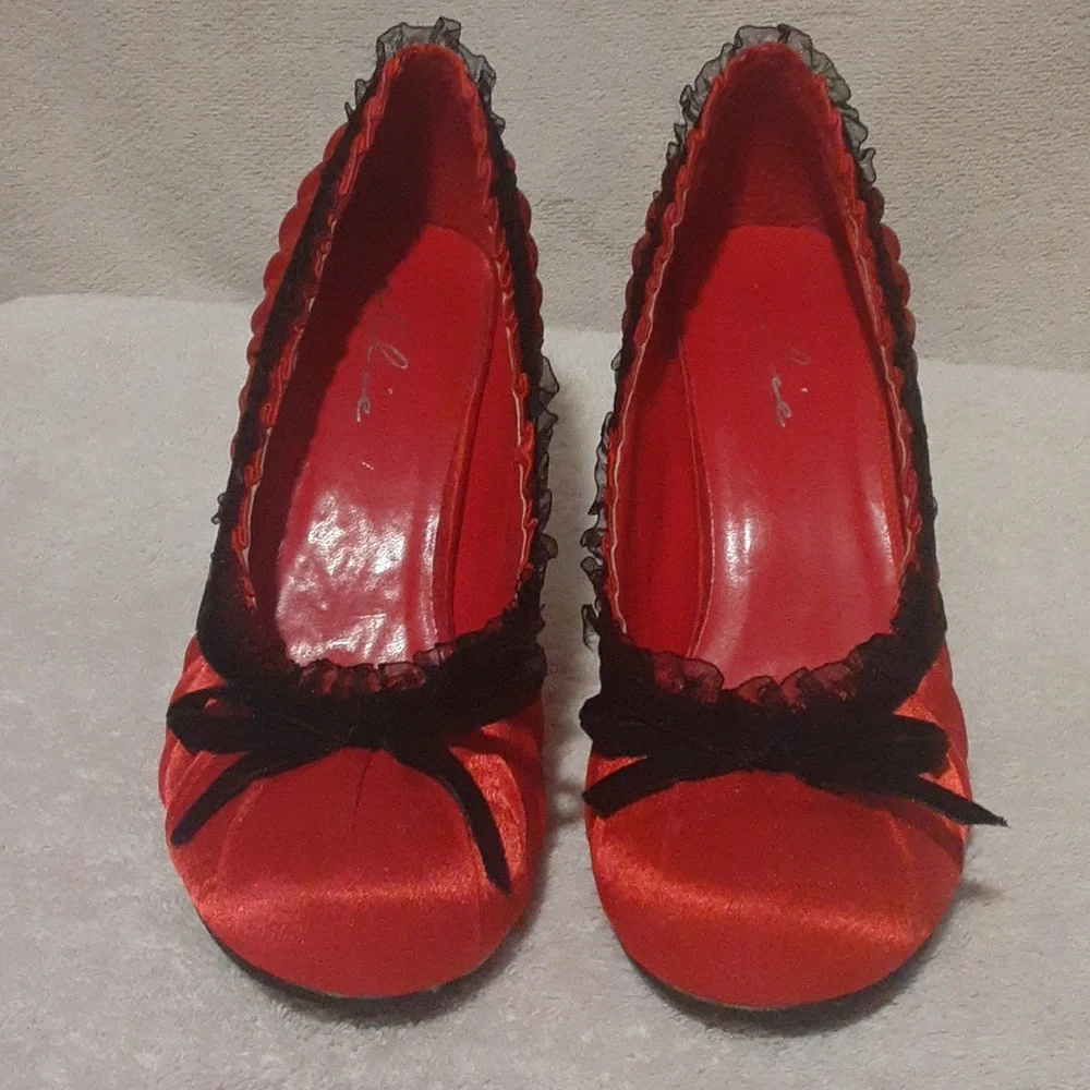 Shoes - Picture 1 of 5